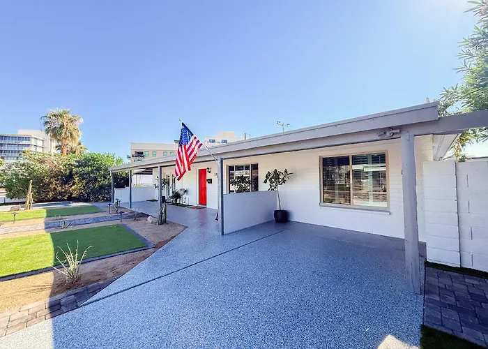 Renovated With Sunny Patio - Walkable To Old Town!