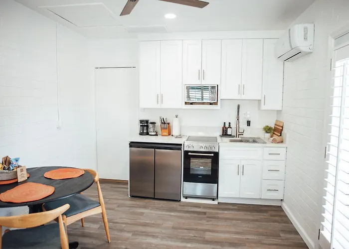 Apartment Renovated With Sunny Patio - Walkable To Old Town! Scottsdale