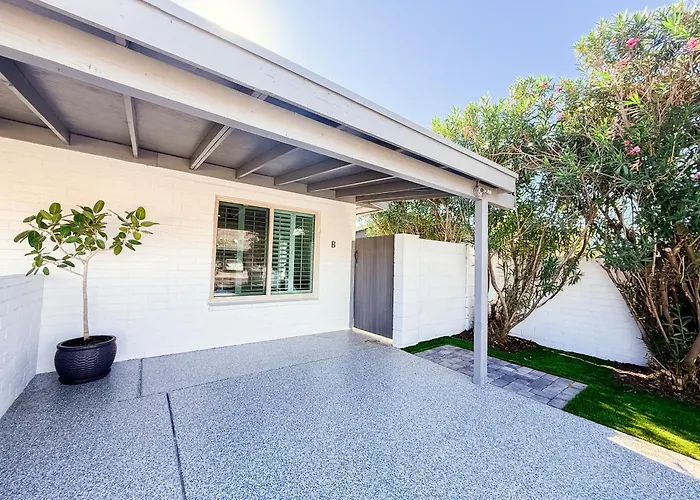 Renovated With Sunny Patio - Walkable To Old Town! *