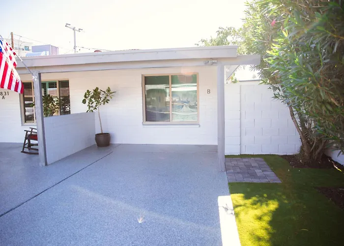 Apartment Renovated With Sunny Patio - Walkable To Old Town! *